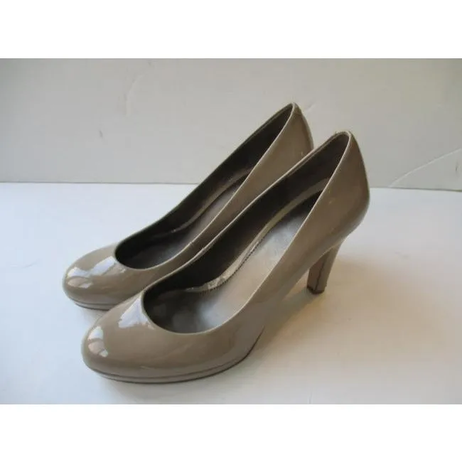 Bandolino Beige Classic Taupe Tan Patent Round Pumps Size Us