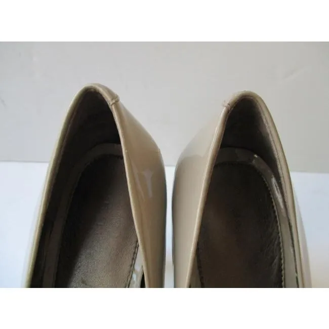 Bandolino Beige Classic Taupe Tan Patent Round Pumps Size Us
