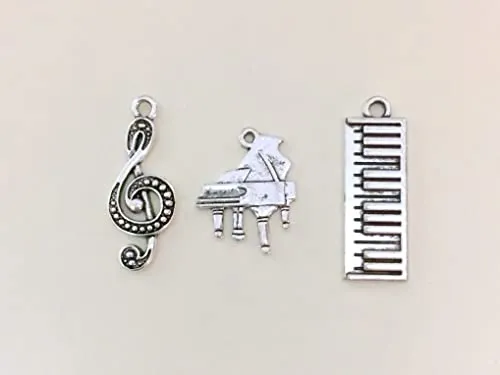 Custom Engraved Graduation 2025 Penny Keychain with Diploma Charm, "Class of" Engraved Penny Personalized with Name, Graduate Keychain